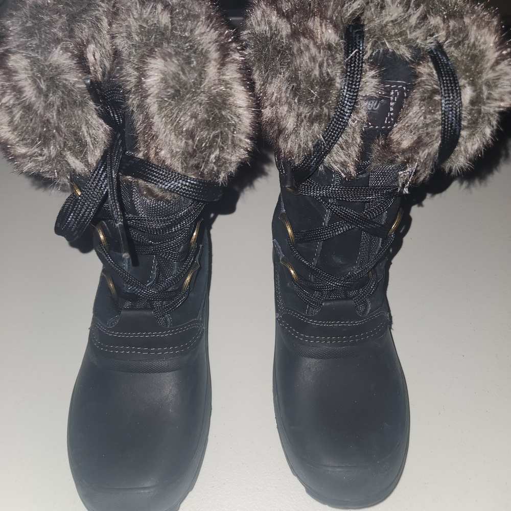Women's Khombu Watefproof Winter Black Fur-Lined Boots Size 9